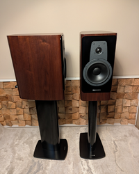 Dynaudio Contour 20i (Walnut) & Stands - Standmount Speakers