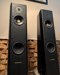 Sonus Faber Concerto Grand Piano Loudspeakers + Plinths
