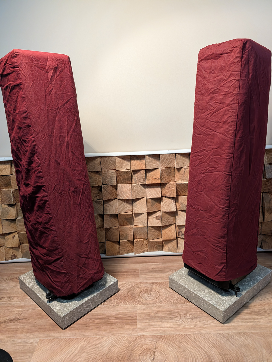 Sonus Faber Concerto Grand Piano Loudspeakers + Plinths