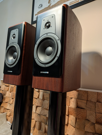 Dynaudio Contour 20i (Walnut) & Stands - Standmount Speakers