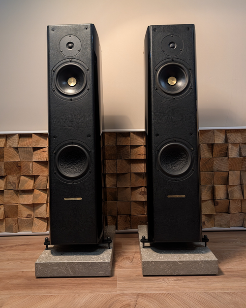 Sonus Faber Concerto Grand Piano Loudspeakers + Plinths